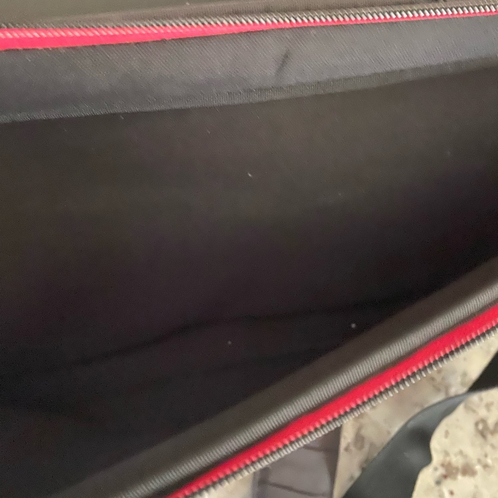 EUC 15” laptop bag with adjustable strap - Picture 2 of 5